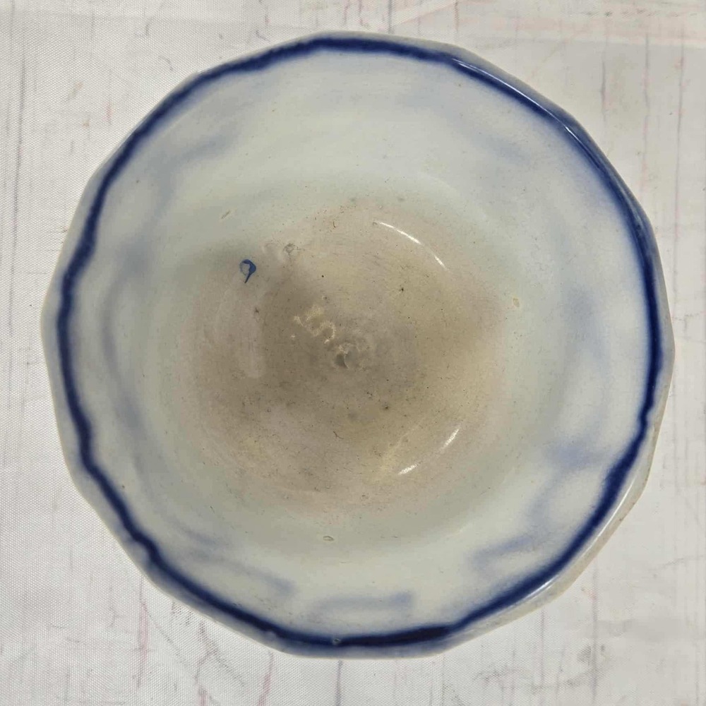 Vintage Blue Floral‎ Octagonal Ceramic Bowl Dish - Unmarked 5.5 inch wide - Picture 4 of 7